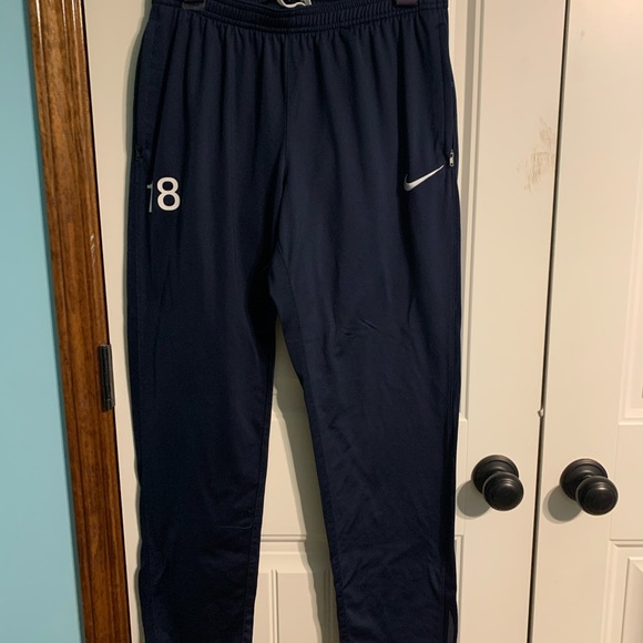 Nike sports pants - Picture 1 of 3